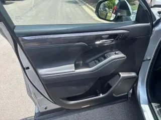 Toyota Highlander 2022 AWD Platinum 4dr SUV