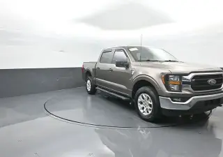 Ford F-150 2023 4x4 Platinum 4dr SuperCrew 6.5 ft. SB