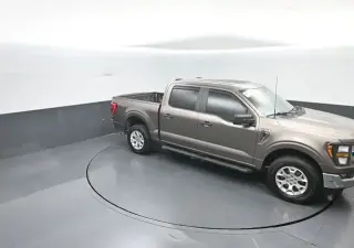 Ford F-150 2023 4x4 Platinum 4dr SuperCrew 6.5 ft. SB