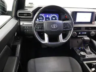 Toyota Tacoma 2024 4x4 SR5 4dr Double Cab 5.0 ft SB