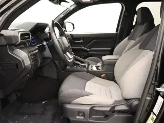 Toyota Tacoma 2024 4x4 SR5 4dr Double Cab 5.0 ft SB