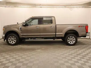 Ford F-250 Super Duty 2018 4x4 XLT 4dr Crew Cab 8 ft. LB Pickup