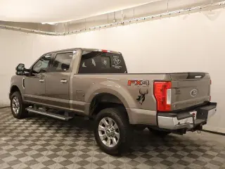 Ford F-250 Super Duty 2018 4x4 XLT 4dr Crew Cab 8 ft. LB Pickup