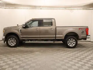 Ford F-250 Super Duty 2018 4x4 XLT 4dr Crew Cab 8 ft. LB Pickup