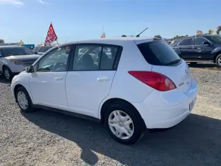 2011 NISSAN VERSA