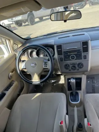 2011 NISSAN VERSA