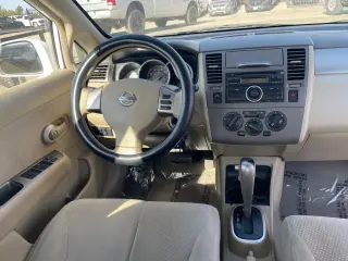2011 NISSAN VERSA