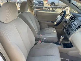 2011 NISSAN VERSA