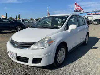 2011 NISSAN VERSA