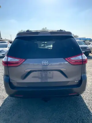 2017 Toyota Sienna