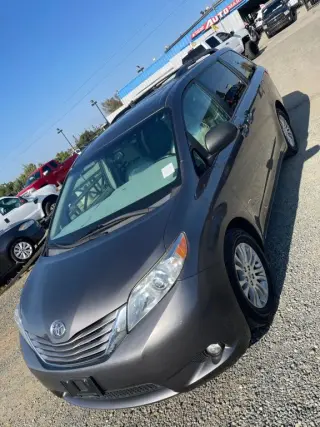 2017 Toyota Sienna