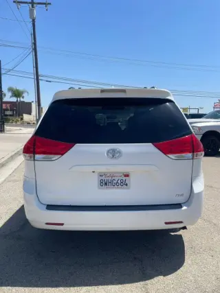 2011 Toyota Sienna
