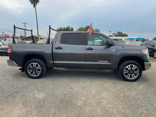 2015 Toyota Tundra Crewmax