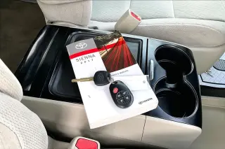 2017 Toyota SIENNA