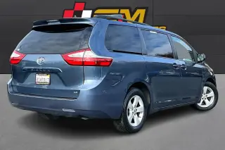 2017 Toyota SIENNA