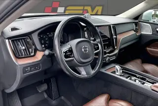 2018 VOLVO XC60