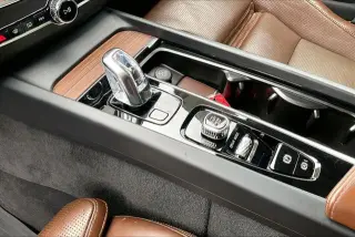 2018 VOLVO XC60