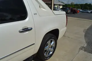 2011 CHEVROLET AVALANCHE