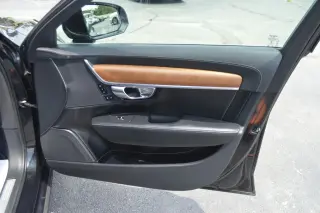 2018 VOLVO S90