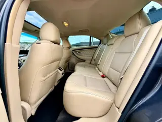 2018 Ford Taurus