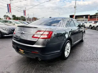 2018 Ford Taurus