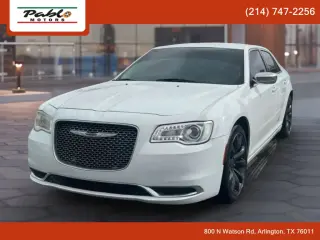 2019 CHRYSLER 300