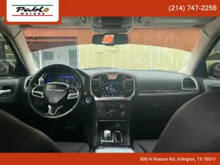 2019 CHRYSLER 300