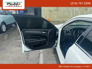 2019 CHRYSLER 300