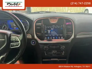 2019 CHRYSLER 300