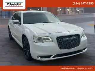 2019 CHRYSLER 300