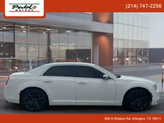 2019 CHRYSLER 300