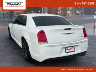 2019 CHRYSLER 300