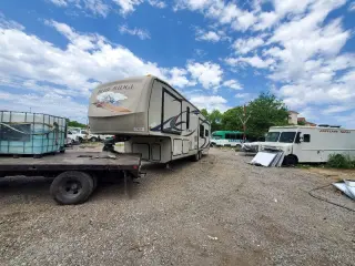 2011 A BLUE RIDGE RV FIFTH WHEEL BY FOREST RIVER