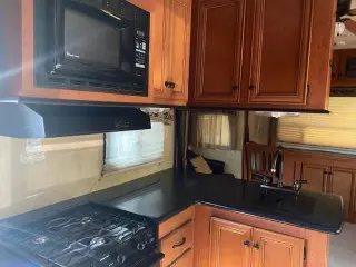 2011 A BLUE RIDGE RV FIFTH WHEEL BY FOREST RIVER