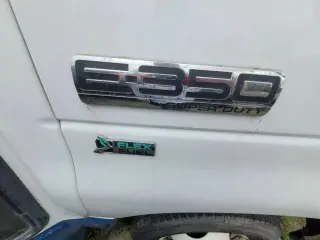 2009 FORD E350 SUPER DUTY CUTAWAY