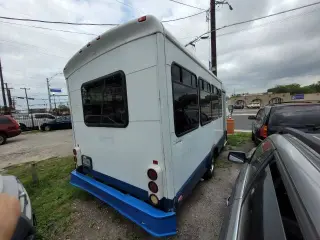 2009 FORD E350 SUPER DUTY CUTAWAY