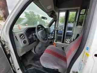 2009 FORD E350 SUPER DUTY CUTAWAY