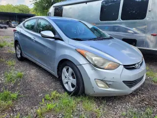 2012 HYUNDAI ELANTRA