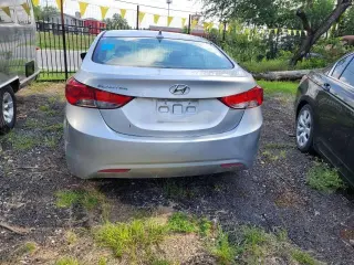 2012 HYUNDAI ELANTRA