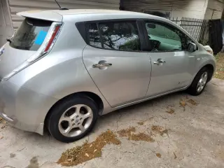 2011 NISSAN LEAF