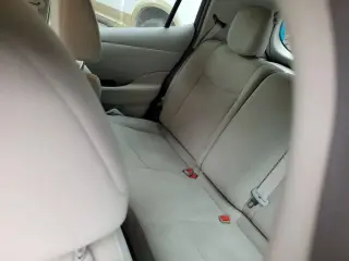 2011 NISSAN LEAF