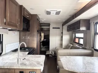 2019 FORD E450 SUPER DUTY CUTAWAY