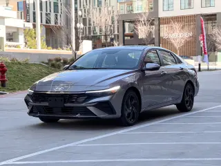 2025 HYUNDAI ELANTRA