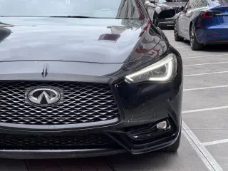 2017 INFINITI Q60