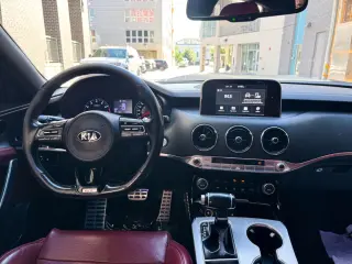 2021 KIA STINGER
