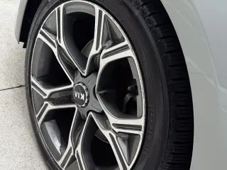 2021 KIA STINGER