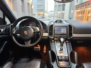 2013 PORSCHE CAYENNE