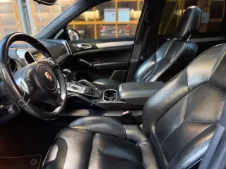 2013 PORSCHE CAYENNE