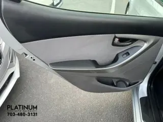 2012 HYUNDAI ELANTRA