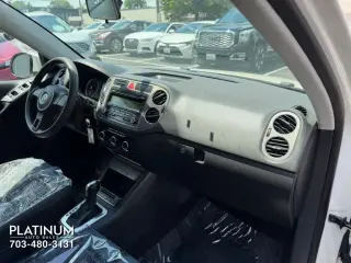 2011 VOLKSWAGEN TIGUAN